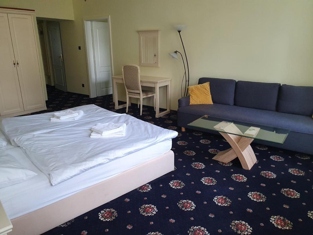Evergreen Apartments Hotel Karlsbad Eksteriør billede